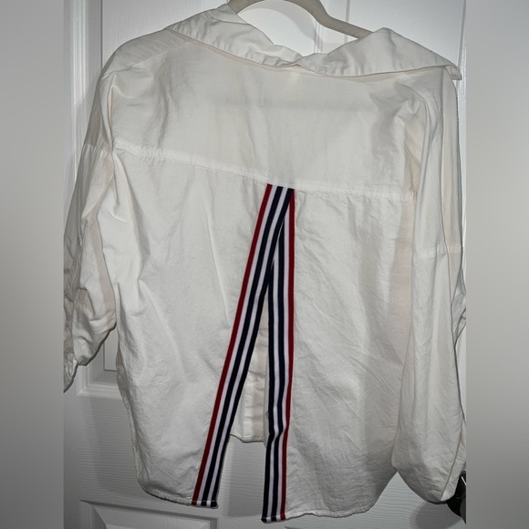 White buttoned up shirt opened on back - Picture 2 of 3